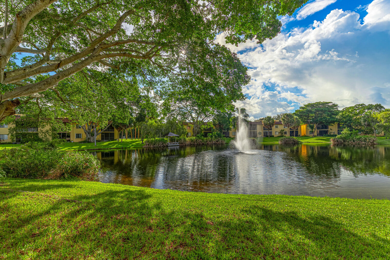 Property Photo: 848 SW 9th Street Circle 105 FL 33486