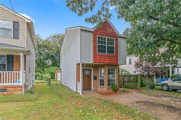 Property Photo:  406 Atlantic Ave  VA 23664 