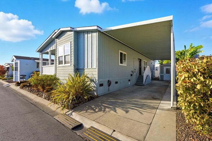 Property Photo: 1541 Ortega 39 CA 94544