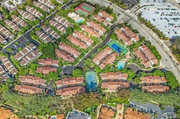 Property Photo: 8696 Villa La Jolla Drive 6 CA 92037