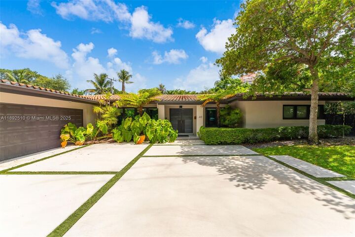 Property Photo: 40 S Prospect Dr FL 33133