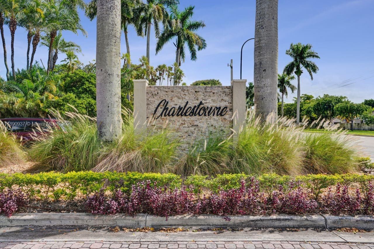 Property Photo: 10190 SW 138th Ct FL 33186