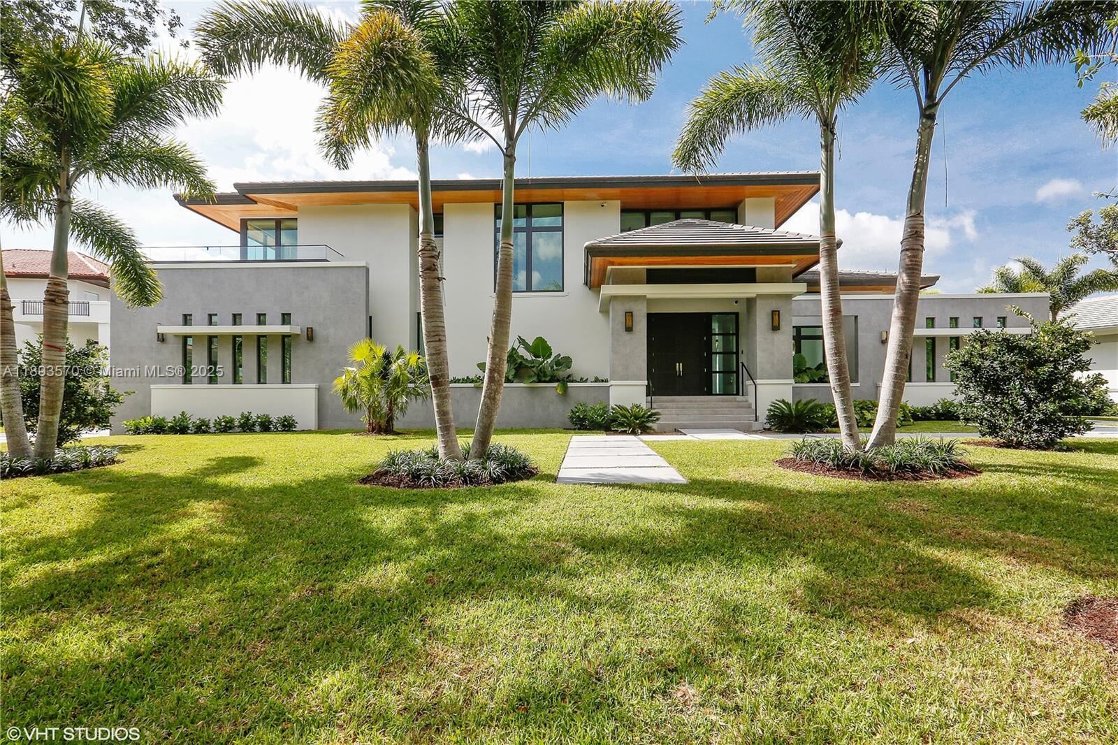 Property Photo: 7015 Mira Flores Ave FL 33143