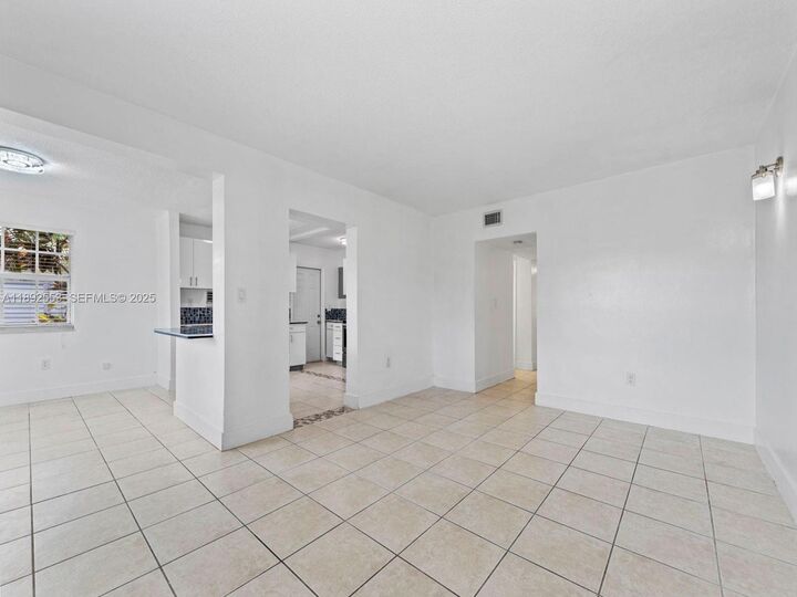 Property Photo: 9100 SW 95th Ave 9100 FL 33176