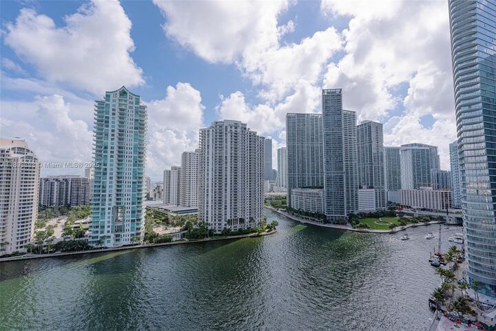 Property Photo: 325 S Biscayne Blvd 2119 FL 33131