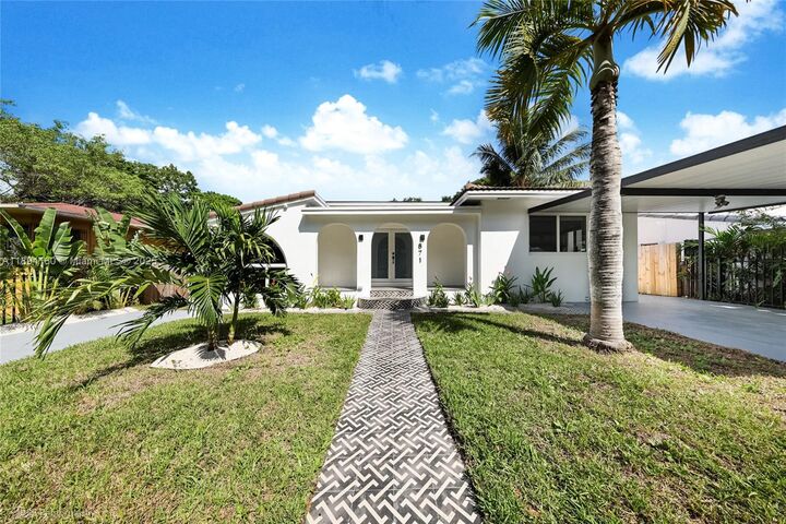 Property Photo:  871 NE 81st St  FL 33138 