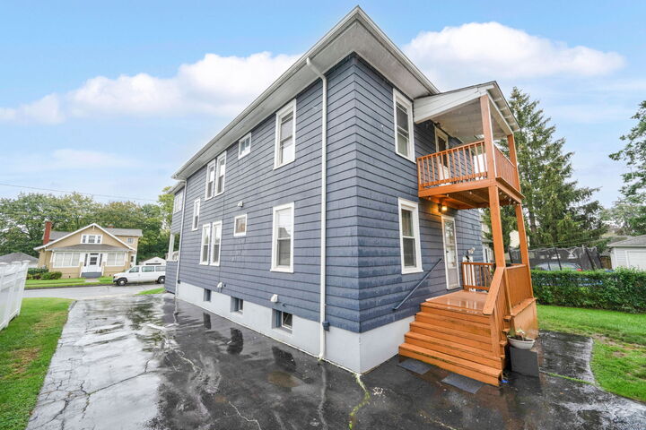Property Photo:  45 Fairlawn Street  CT 06119 