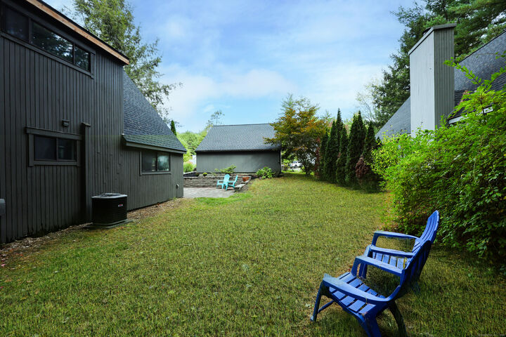 Property Photo: 13 Finch Run 13 CT 06001