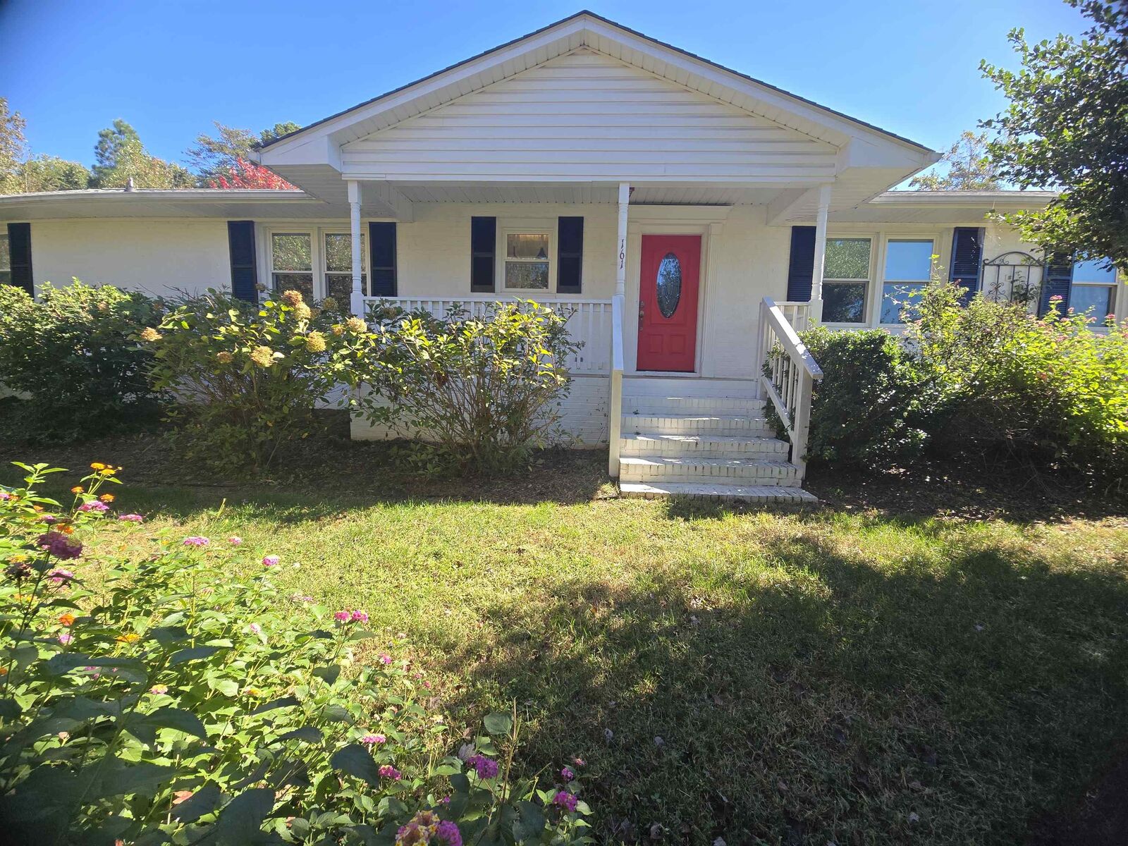 Property Photo: 161 Caroline Drive SC 29376