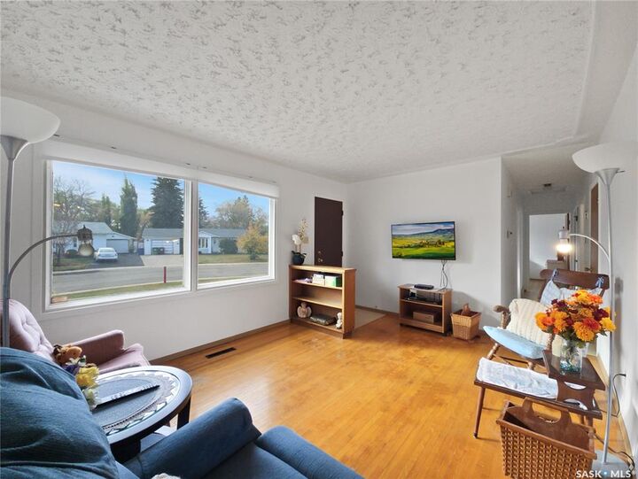 63 Marlborough Crescent  Saskatoon SK S7L 3T8 photo