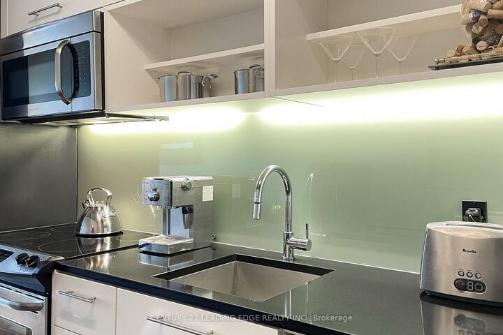 Property Photo:  51 Trolley Crescent 802  ON M5A 0E9 