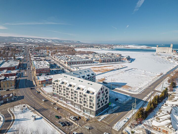 Photo de la propriété:  31 Huron Street 223  ON L9Y 5T7 