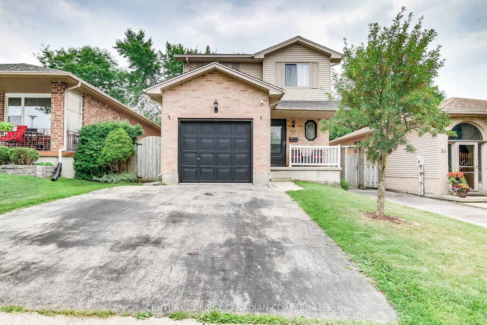Property Photo: 27 Gerald Crescent ON N5Z 5A3