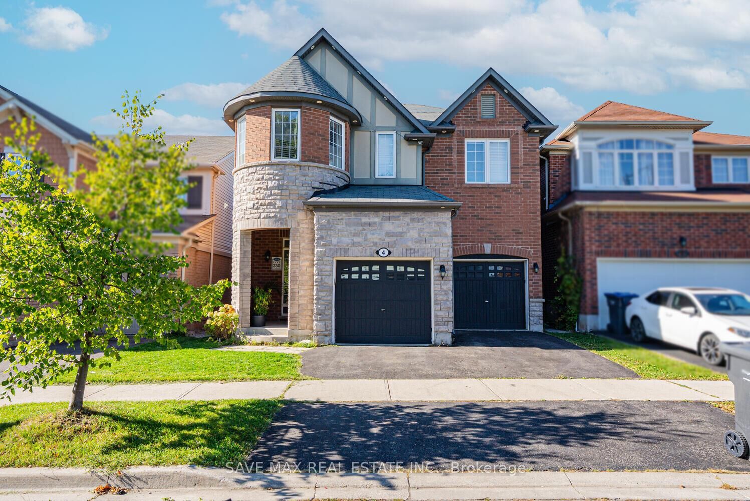 Property Photo: 4 Donomore Drive ON L7A 0S8