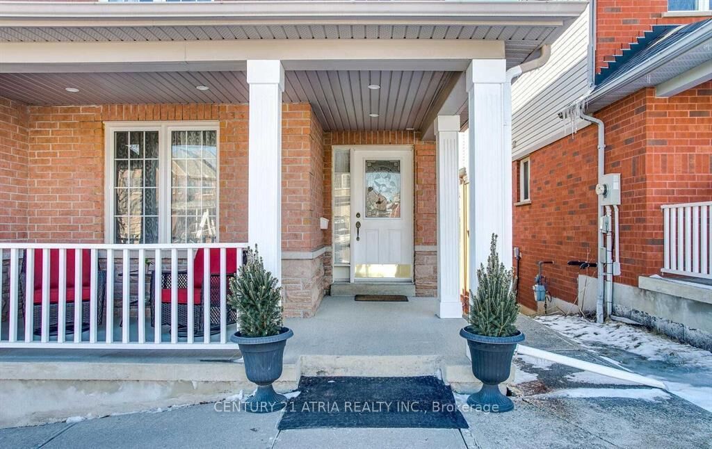 Property Photo: 1454 Clearbrook Drive Main ON L1K 2N7