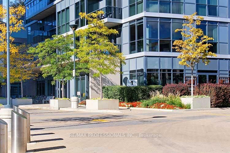 Property Photo: 1 Valhalla Inn Road 1202 ON M9B 1S9