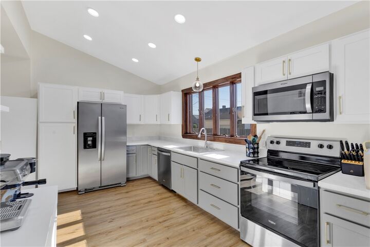 Property Photo:  211 Lloyd Ave  PA 15650 