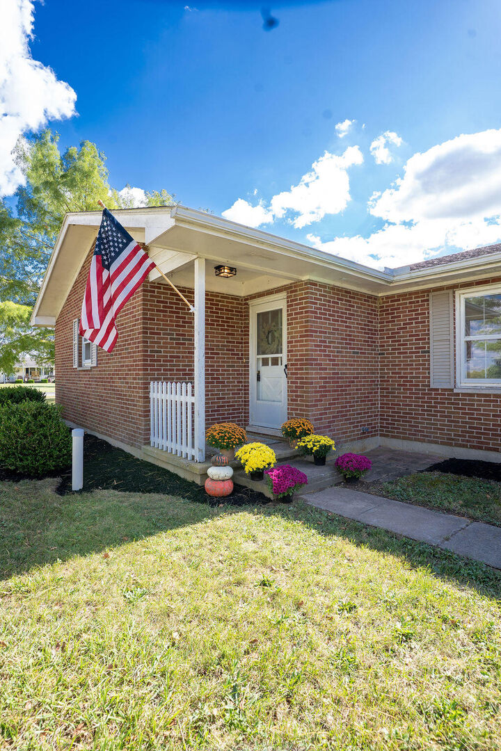 Property Photo: 7210 N Bollinger Road OH 45317