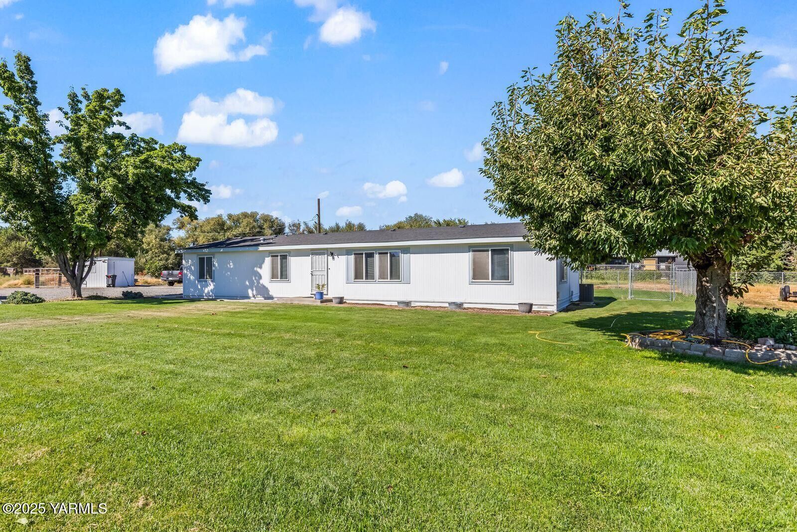 Property Photo: 7907 Ahtanum Rd WA 98903