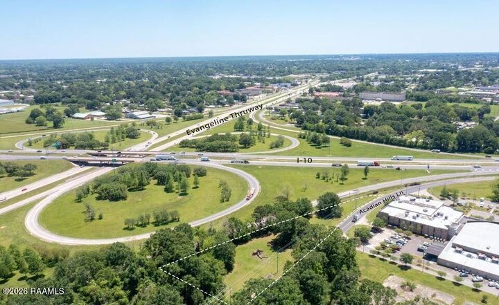 Property Photo:  400 Acadian Hills Lane  LA 70507 