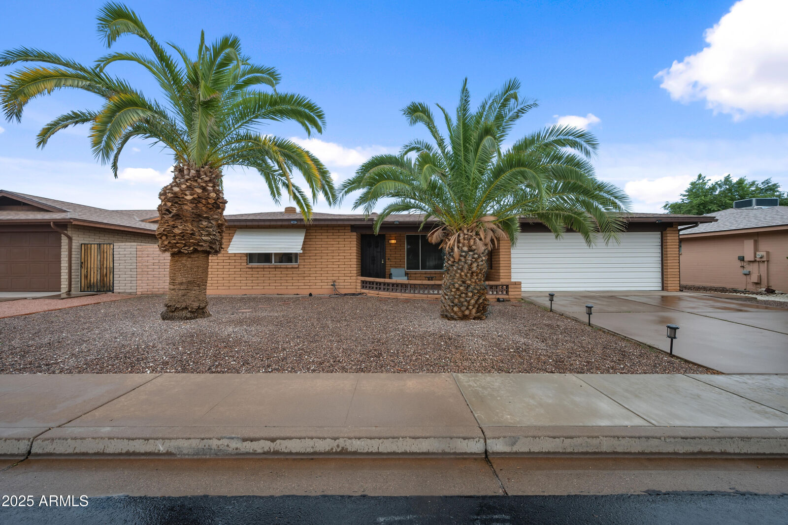 Property Photo:  443 S Reseda --  AZ 85206 