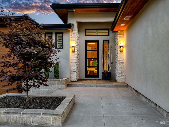 Property Photo:  3523 E Via Estancia Lane  ID 83716 