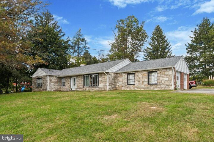 Property Photo: 435 W Kings Highway PA 19320