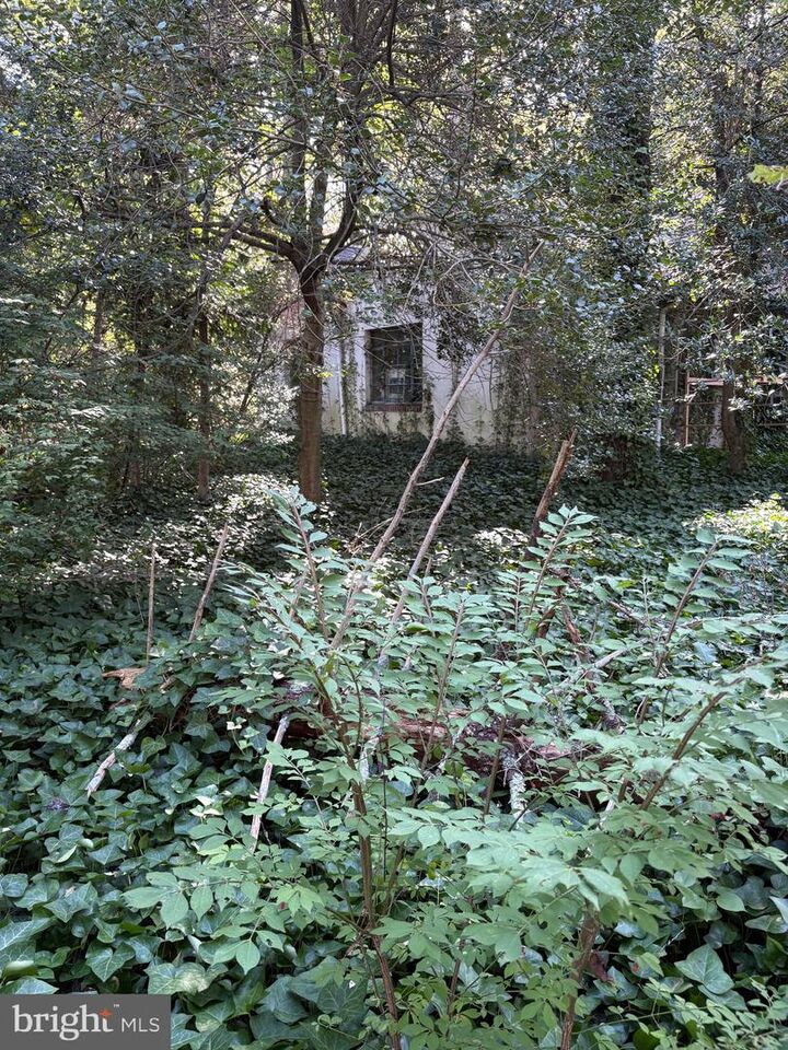 Property Photo: 811 W Garden Road NJ 08360