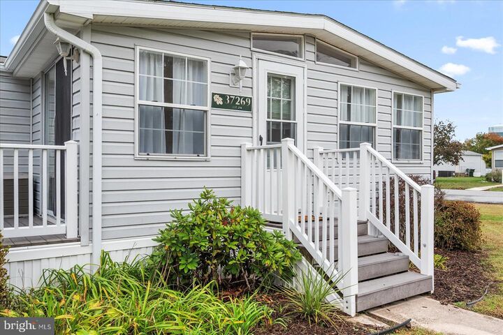 Property Photo: 37269 Sugar Hill Way 39944 DE 19975