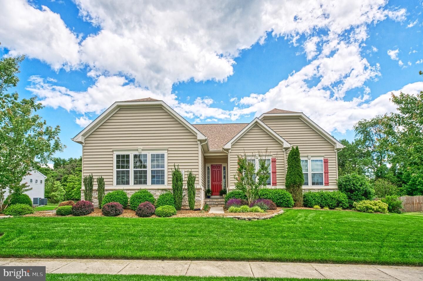 Property Photo: 23985 Tenbury Wells Place VA 20105