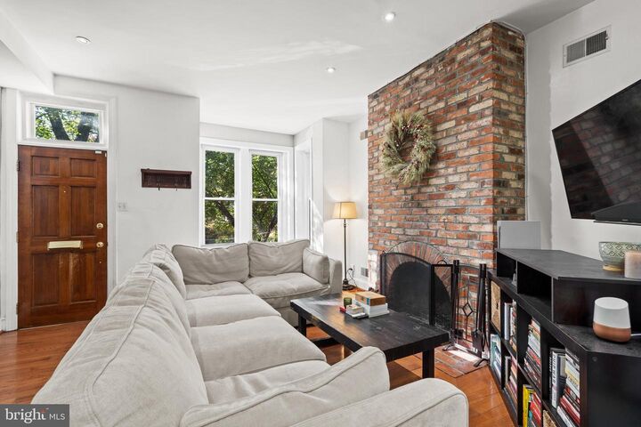 Property Photo:  703 13th Street NE  DC 20002 