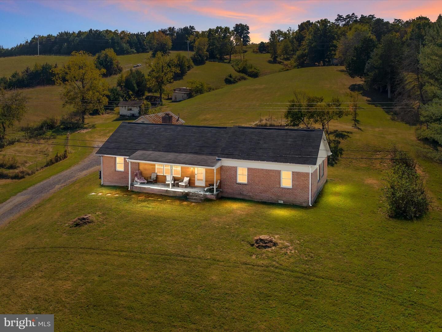 Property Photo: 4245 Strasburg Road VA 22657