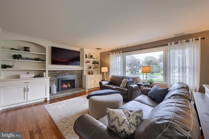 Property Photo:  352 Ruth Ridge Drive  PA 17601 
