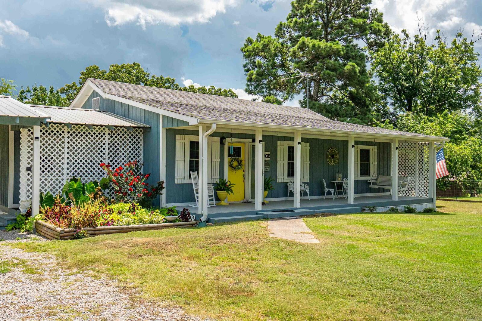 Property Photo: 4192 Sycamore Dr AR 71929