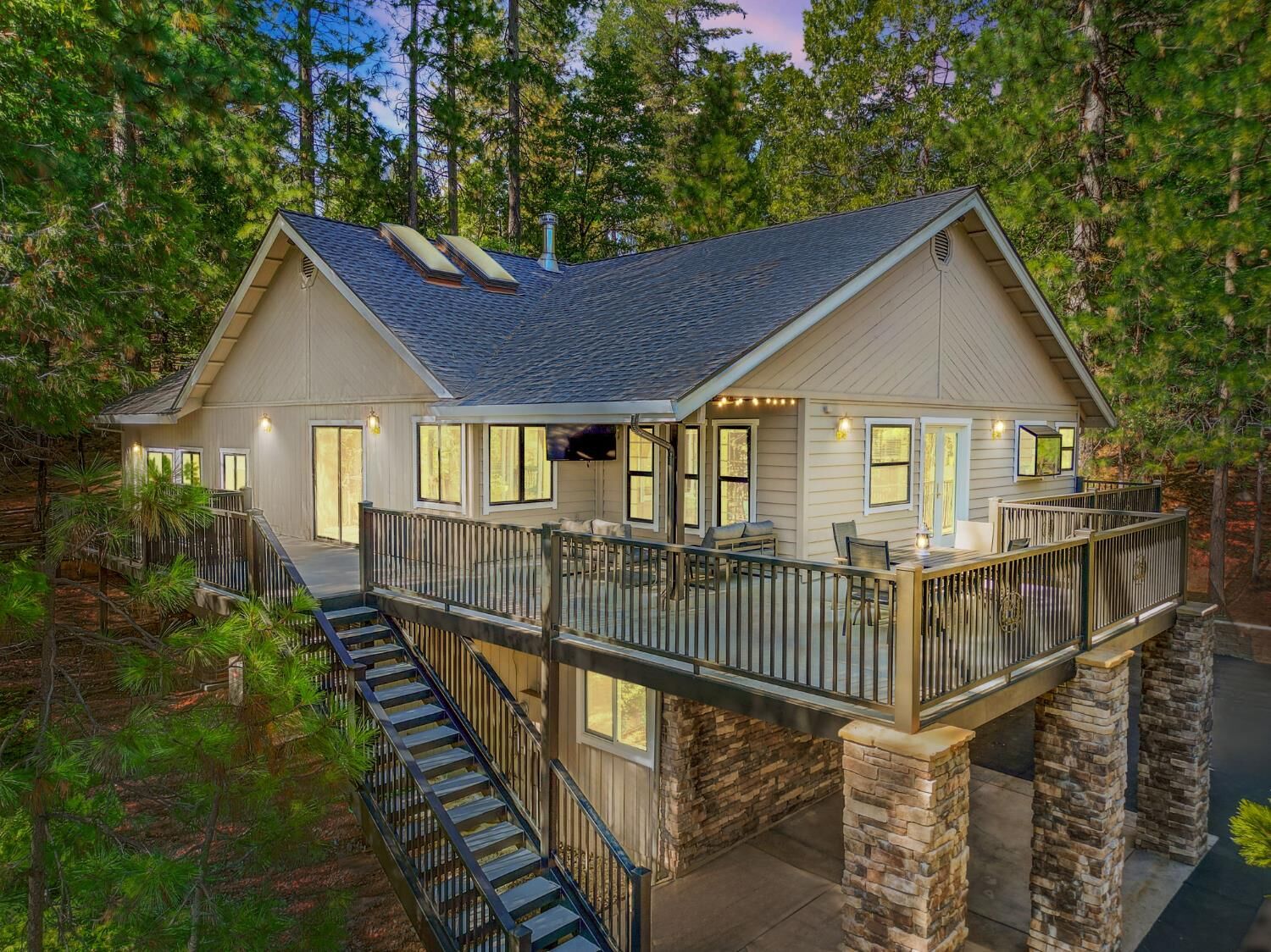 Property Photo:  923 Bear Run Way  CA 95223 