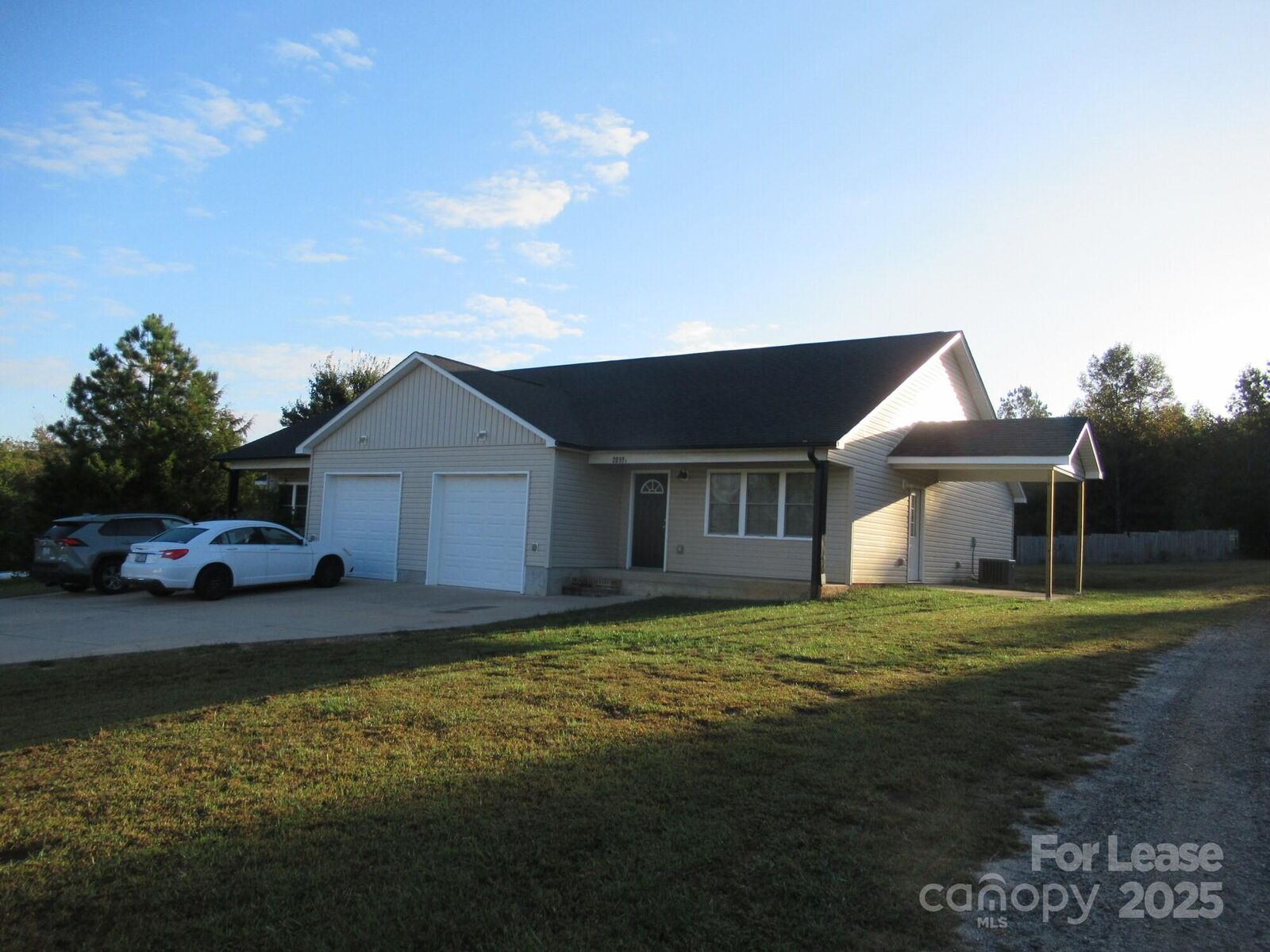 Property Photo: 2010 Glen Manor Court NC 28092