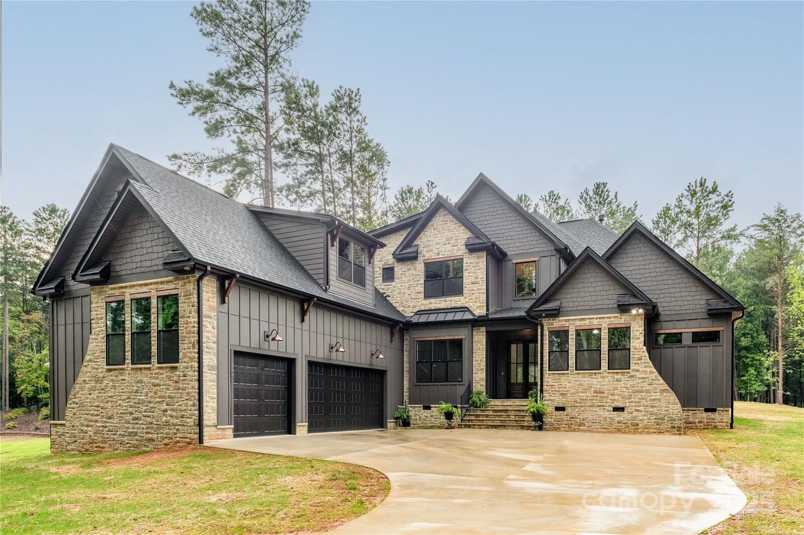 Property Photo: 4488 Mirror Lake Drive NC 28609