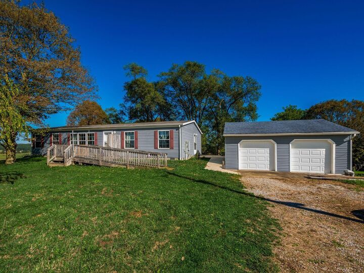 4395 Julian SW Road  Lancaster OH 43130 photo