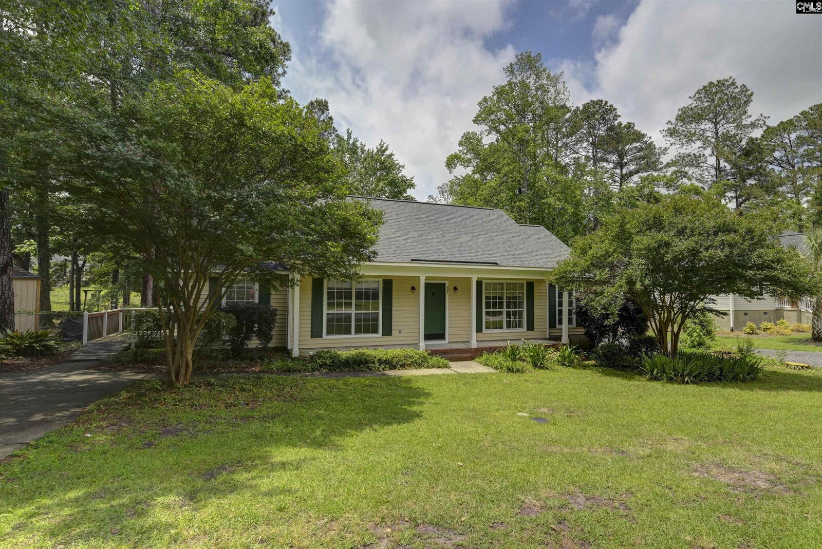 Property Photo: 331 Three Oaks SC 29073