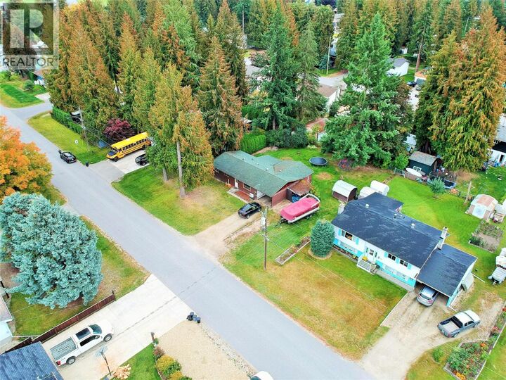 Property Photo:  613 Pine Street  BC V0E 2V0 