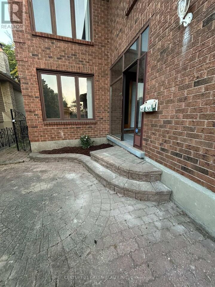 Property Photo: 719 Keates Avenue ON L1H 7Y3