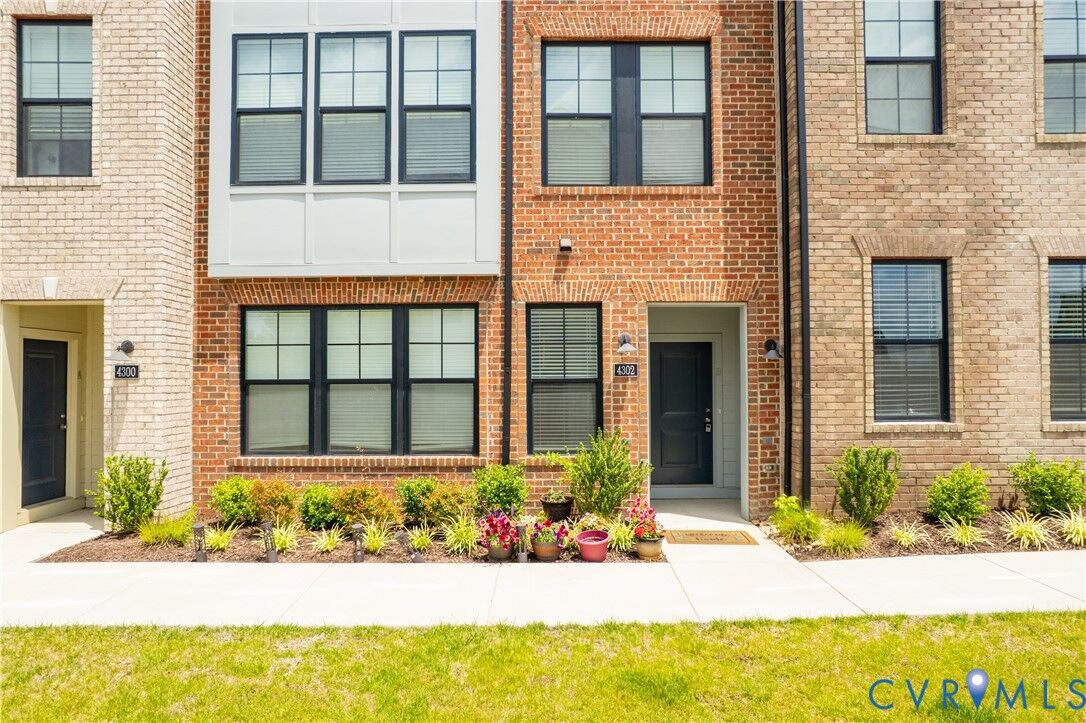Property Photo: 4302 Weaver Brook Road B VA 23233