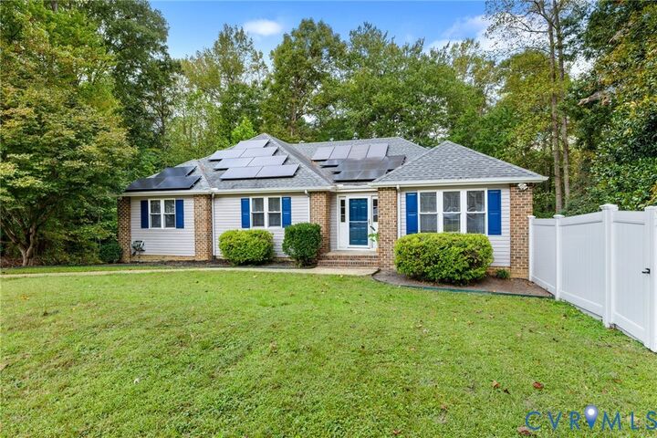 Property Photo: 7466 Pinehurst Drive VA 23141
