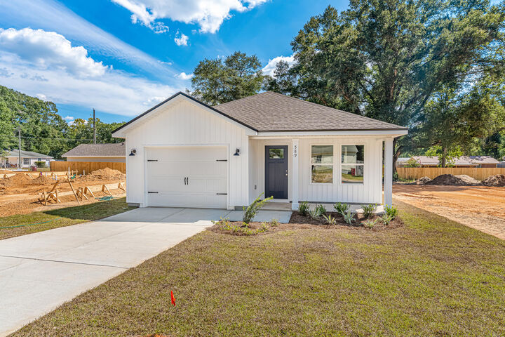 587 Brock Avenue  Crestview FL 32539 photo