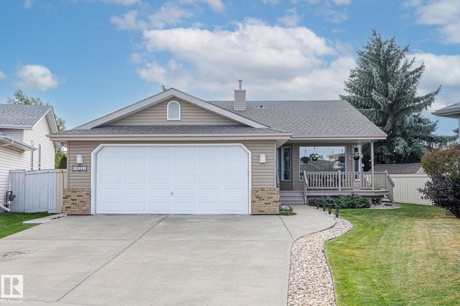 Property Photo:  18931 89 Avenue NW  AB T5T 6B7 