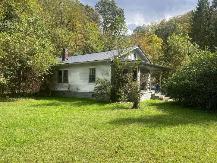 165 Dark Hollow Rd  Alderson WV 24910 photo
