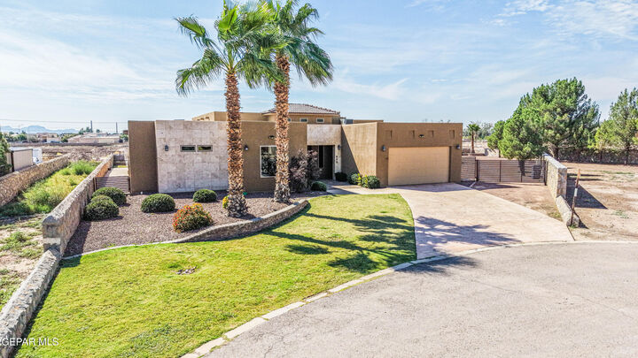Property Photo:  830 Neyla Drive  TX 79932 