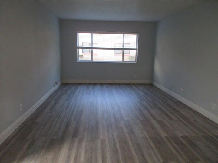 Property Photo: 11444 NW 42nd St 11444 FL 33065