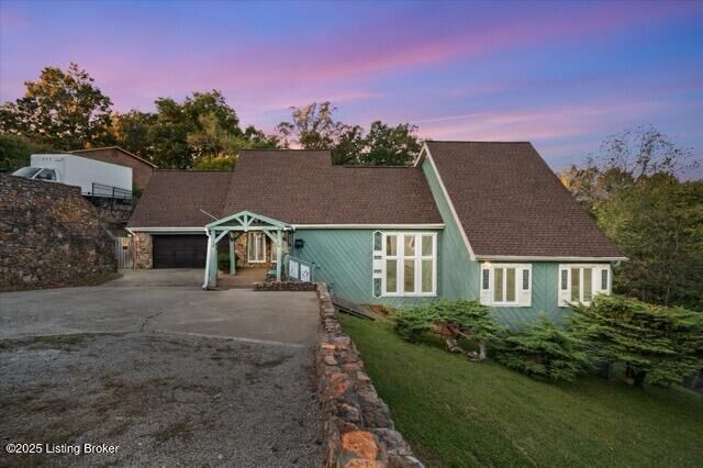 Property Photo: 2710 Windsor Forest Dr KY 40272