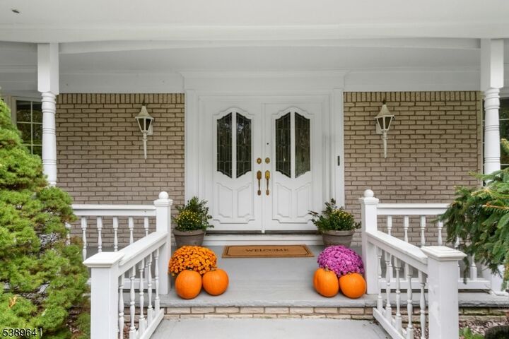 Property Photo: 232 Beechwood Ct NJ 07092